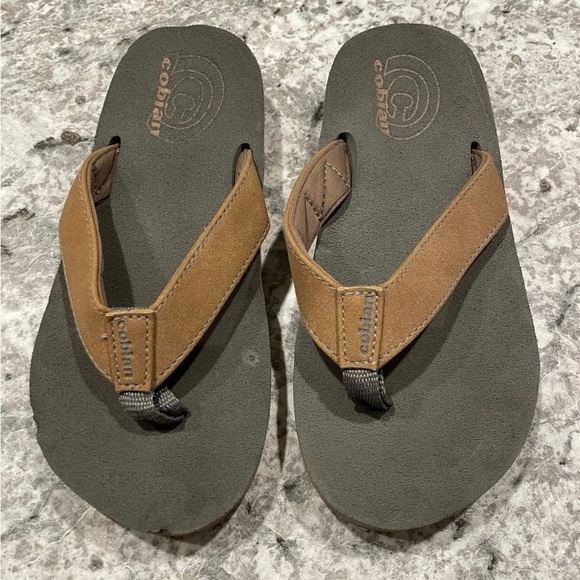 Cobian ARV2 Brown Flip Flops Youth - Picture 1 of 7